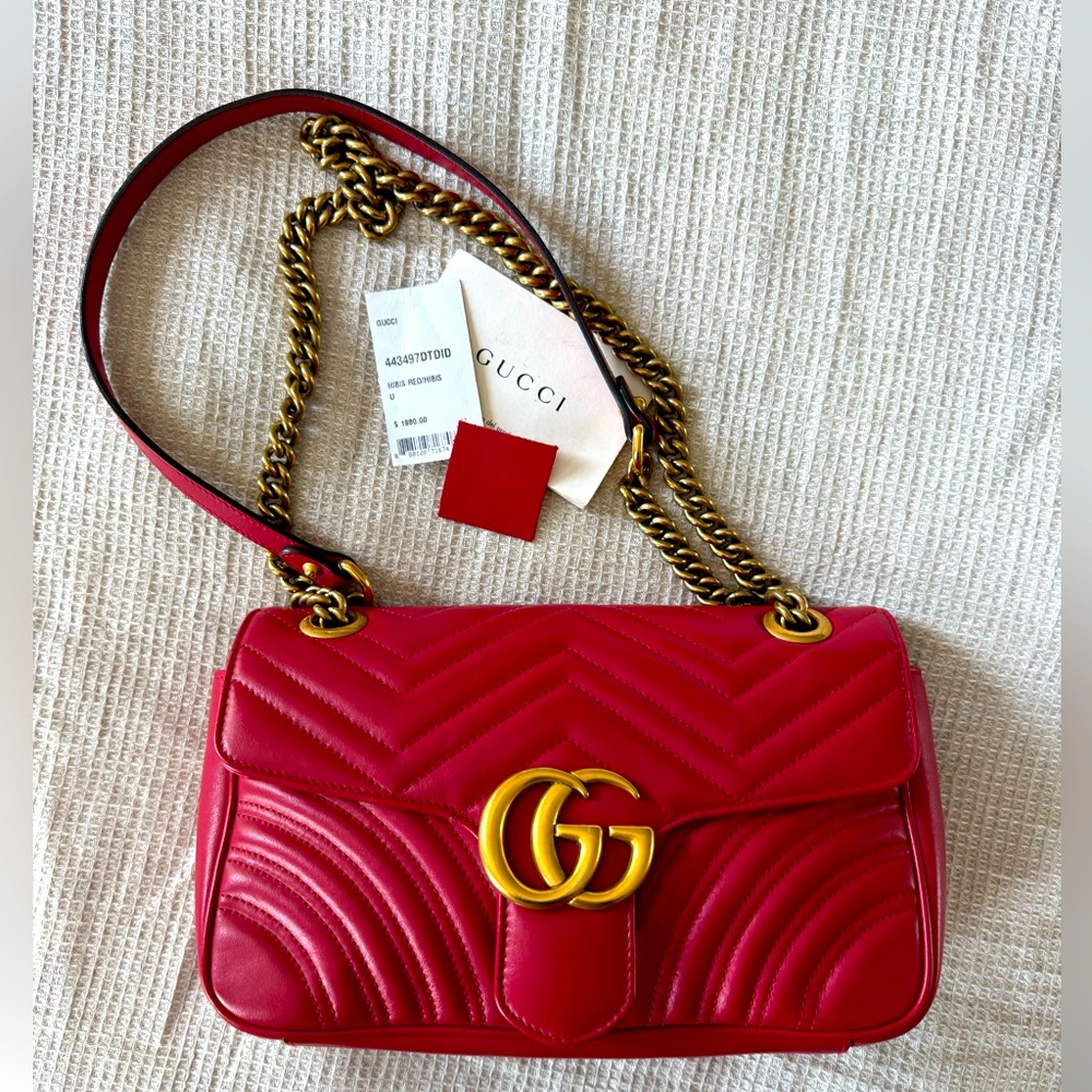 Authentic GUCCI GG Marmont Medium Matelasse Shoulder Bag - Red